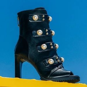 Karl Lagerfeld Brayden Leather Pearl Embellished BootiesSize5 new